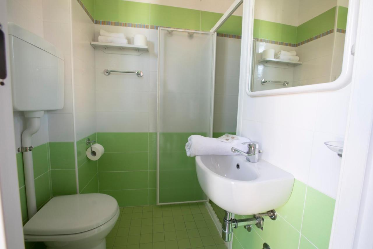Hotel Holland Rimini Bagian luar foto