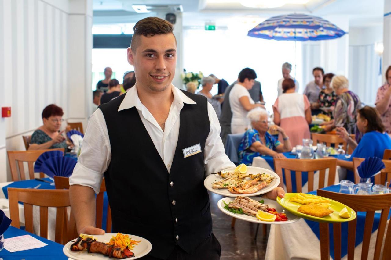 Hotel Holland Rimini Bagian luar foto